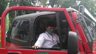 Kendarai Mobil Off-road, Thoni-Imat Daftar ke KPU Pandeglang