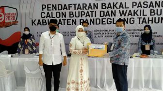 Didukung Sembilan Parpol, Berkas Pendaftaran Irna-Tanto Dinyatakan Lengkap