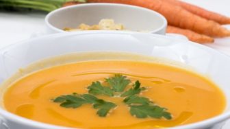 Ingin Tingkatkan Daya Tahan Tubuh, Coba Resep Sup Oranye Ini Di Rumah