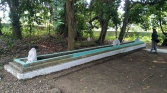 Kuburan di Indonesia Ini Panjangnya 8 Meter, Begini Ceritanya
