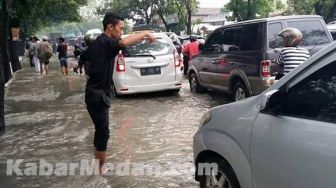 Medan Terendam Banjir Usai Diguyur Hujan Deras