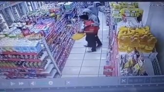 Alfamart Uluwatu Dirampok, Kasir Dibogem, Dikecik, HP Dibawa Kabur