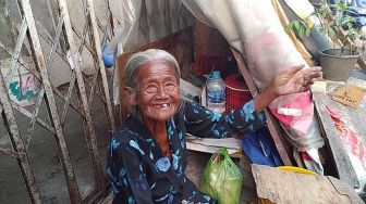Kisah Haru, 30 Tahun Hidup di Tenda, Mbah Sriah Tidak Mau Pindah