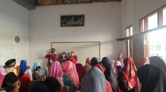 Mahasiswa UMM Edukasi Siswa Sekolah Dasar Cara Cuci Tangan yang Baik