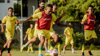 Ingin Cepat Capai Top Performa, Irfan Jaya Tambah Porsi Latihan