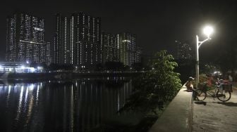 Suasana pada malam hari di Rumah Sakit Darurat Penanganan COVID-19 Wisma Atlet Kemayoran, Jakarta, Kamis (10/9/2020). [Suara.com/Angga Budhiyanto]