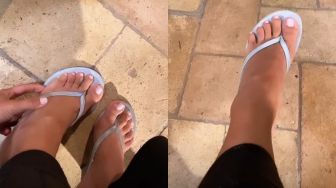 Tertangkap Kamera, Kim Kardashian Punya Enam Jari Kaki?