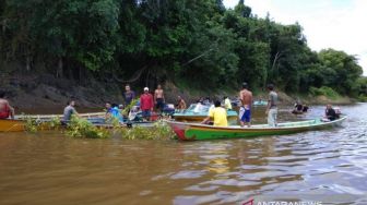 Andreas Bijan Tenggelam di Sungai Kapuas Masih Hilang