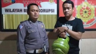 Jurus Hadi Nyolong Tabung Gas di Toko, Pura-pura Beli Obat Batuk