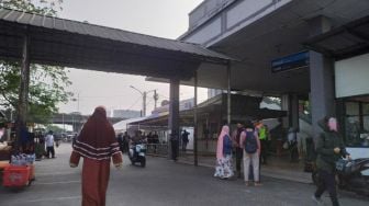 3 Stasiun Depok Sepi di Hari Pertama Jakarta PSBB Total