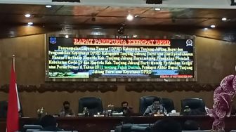 Bupati 'Bolos' Rapat Paripurna, Sejumlah Anggota DPRD Tanjabbar Walkout