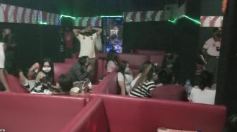 Kedok Karaoke Keluarga, Satpol PP Tutup Puluhan Hiburan Malam Pantai Anyer