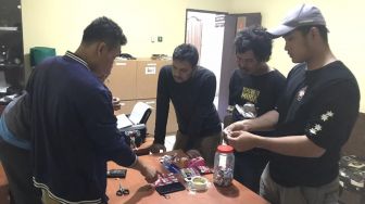 Sabu Dibungkus Permen Lalu Ditempel di Tiang Listrik, Modus Baru di Serang