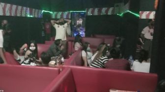 Tempat Hiburan di Kawasan Pantai Anyer Ditutup Satpol PP 