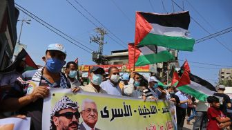 Warga Palestina Gelar Unjuk Rasa Normalisasi Israel