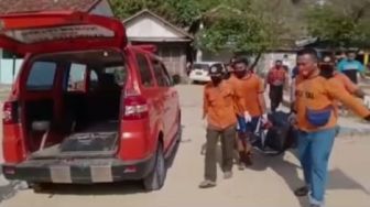 Ditemukan Wisatawan, Mayat Laki-Laki Mengapung di Perairan Pantai Ngedan