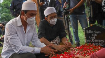 Ibunda Rajin Bangunkan Indra Bruggman Untuk Salat Subuh