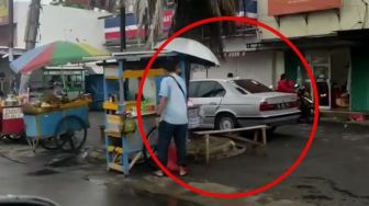 Sekilas Tak Ada yang Salah, Mobil Tua Ini Malah Ramai Cibiran, Kok Bisa?