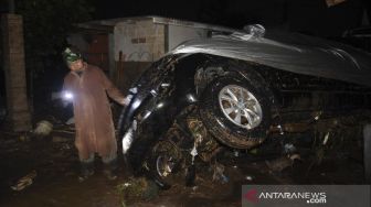 Mobil Terseret Banjir Bandang Sukabumi, Pemicunya Gelombang Rossby