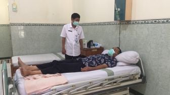 Gegara Tali Tambang Lepas Saat Pemakaman, Petugas Covid-19 Bengep Dihajar Warga