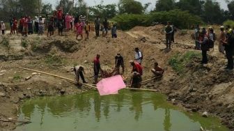 Ya Tuhan! Siswi MI Mojokerto Ditemukan Tewas Terapung di Kubangan Bekas Galian C