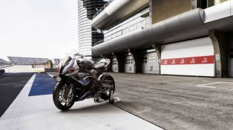 Intip Tenaga BMW M 1000 RR, Klaim Performanya Bikin Takjub