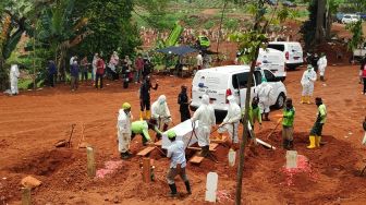 Nekat Bawa Jenazah Pasien Covid-19, Puluhan Santri di Indramayu Terinfeksi