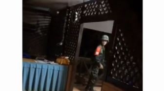 Viral Tentara Ketakutan Saat Dengar Suara Misterius, Publik: Berdosa Banget