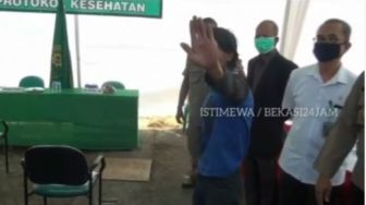 Terciduk Tak Pakai Masker, Pria Ini Malah Mengancam Mau Menghancurkan Dunia