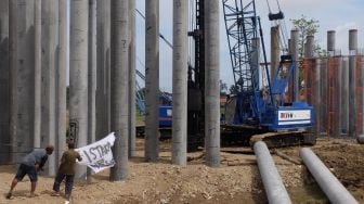 Tagih Ganti Rugi, Bapak Anak Ini Nekat Segel Proyek Rel Kereta Bandara YIA