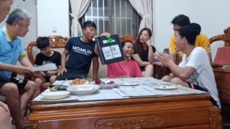 TKI di Taiwan Nyambi Jadi Youtuber Dapat Silver Play Button, Majikan Syok