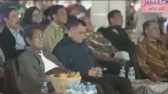 Heboh Gatot Tertidur, Denny Siregar: Dia Aja Ngantuk, Maksa Kita Nonton