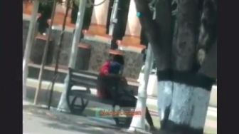 Sejoli Tepergok Asyik Berbuat Mesum di Alun-Alun Sragen, Videonya Viral