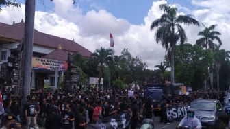 Tak Kantongi Izin, Demo Bebaskan Jerinx SID Dibubarkan Polisi