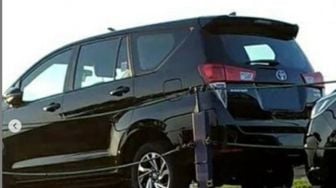 Terciduk! Potret Kijang Innova Facelift, Warganet Beri Komentar Begini