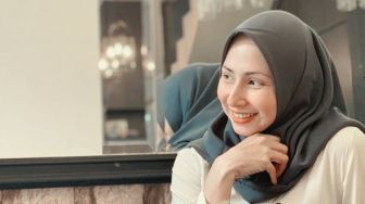 Deswita Maharani Ungkap Awal Putuskan Berhijab: Aku Deg-degan Keluar Rumah