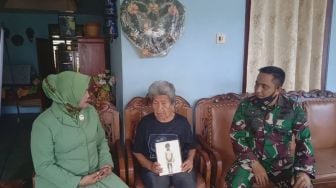 Oma Alpiah, Wanita yang Gendong Ade Irma Suryani Nasution Saat Tertembak