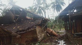 Cuaca Ekstrem, Ratusan Rumah di Pandeglang Hancur Diterjang Puting Beliung