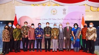 DPR dan Kedubes India Gelar Pameran Lukisan 150 Tahun Mahatma Gandhi