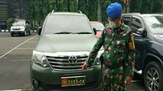 Heboh Mobil TNI Dipakai Ahon Buat Beli Nasi Padang, DPR: Ngawur!