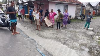 Sering Terjadi Kecelakaan, Warga Lamo Gotong Royong Perbaiki Gundukan Jalan