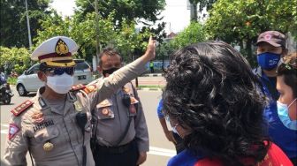 Mau Demo Dicegat Polisi, 2 Bus Buruh Asal Bekasi Dilarang ke DPR