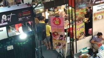 Festival Hijab Jual Makanan Daging Babi, Muslim Mualaf Geram