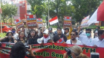 Massa Annisa Bahar Demo Anies: Waktunya New Normal, Masyarakat Kelaparan!