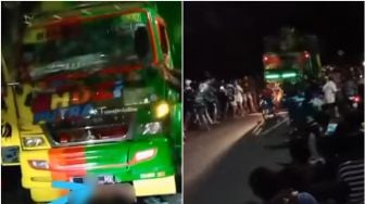 Ngeri Video Pembalap Liar Diseruduk Truk Bermuatan Cabai, Bikin Ngilu