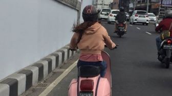 Viral Pengendara Vespa Berplat Nomor Nyeleneh, Bikin Salah Fokus