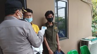 Nyamar Ikut Demo ke DPR, Farhan Pinjam Seragam Satpol PP dari Temannya