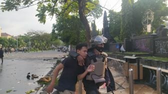 Aksi Demo di Semarang, Polisi Halangi  Jurnalis Suara.com untuk Meliput