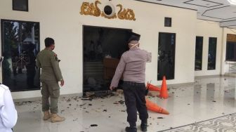 Ratusan Pelajar Serang Gedung DPRD Jambi, 7 Orang Diciduk Polisi