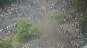 Demo Tolak Omnibus Law di Sekitar Istana Negara Ricuh